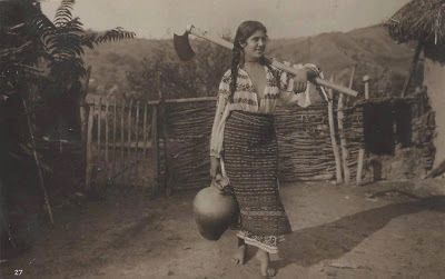 46454_222834437840995_1172478572_n